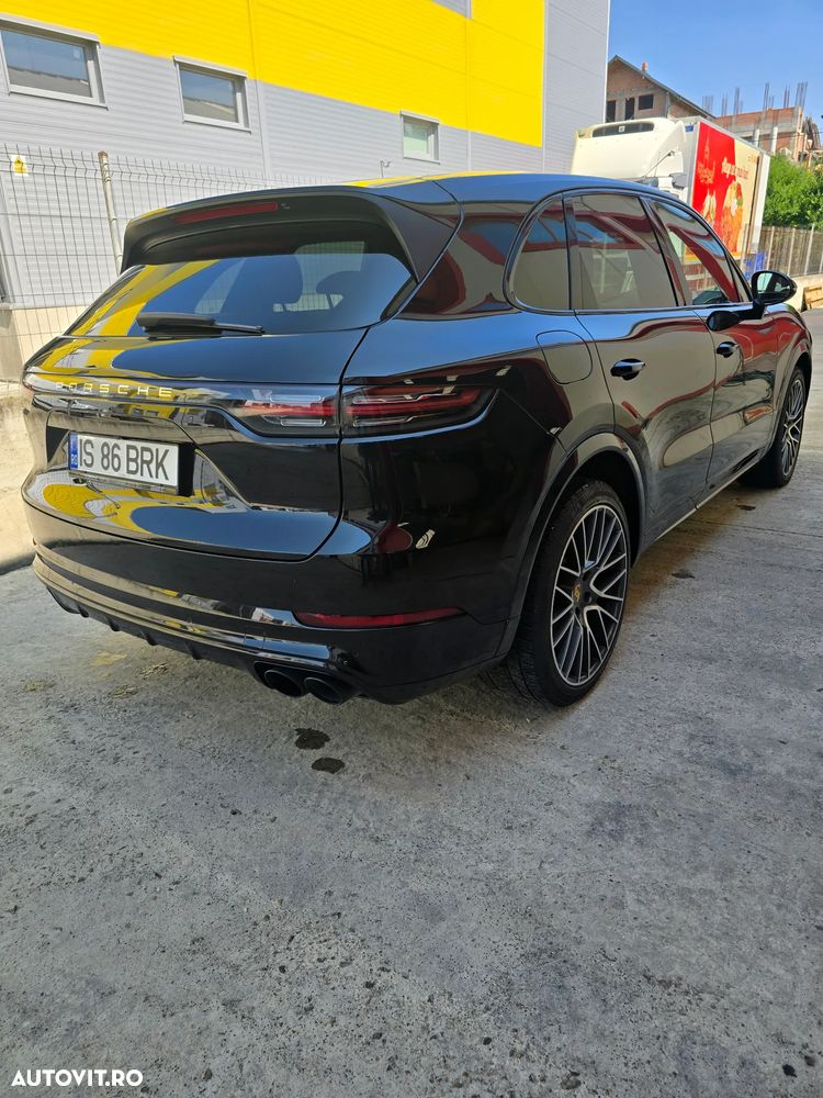 Porsche Cayenne - 28