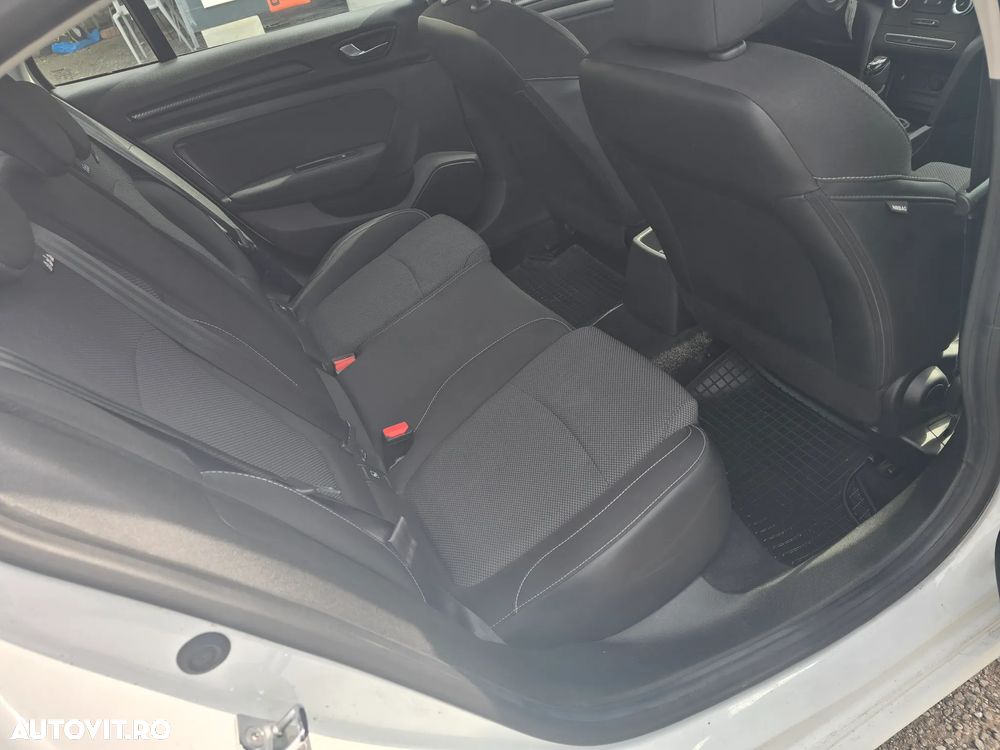 Renault Megane TCE 114 GPF Life - 10