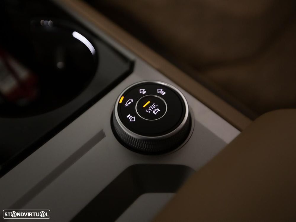 VW Touareg 3.0 TDI V6 Elegance Plus - 25