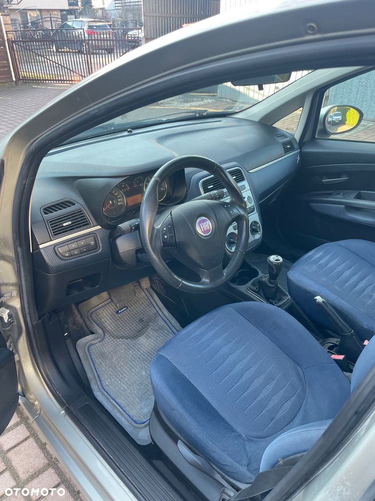 Fiat Grande Punto - 10