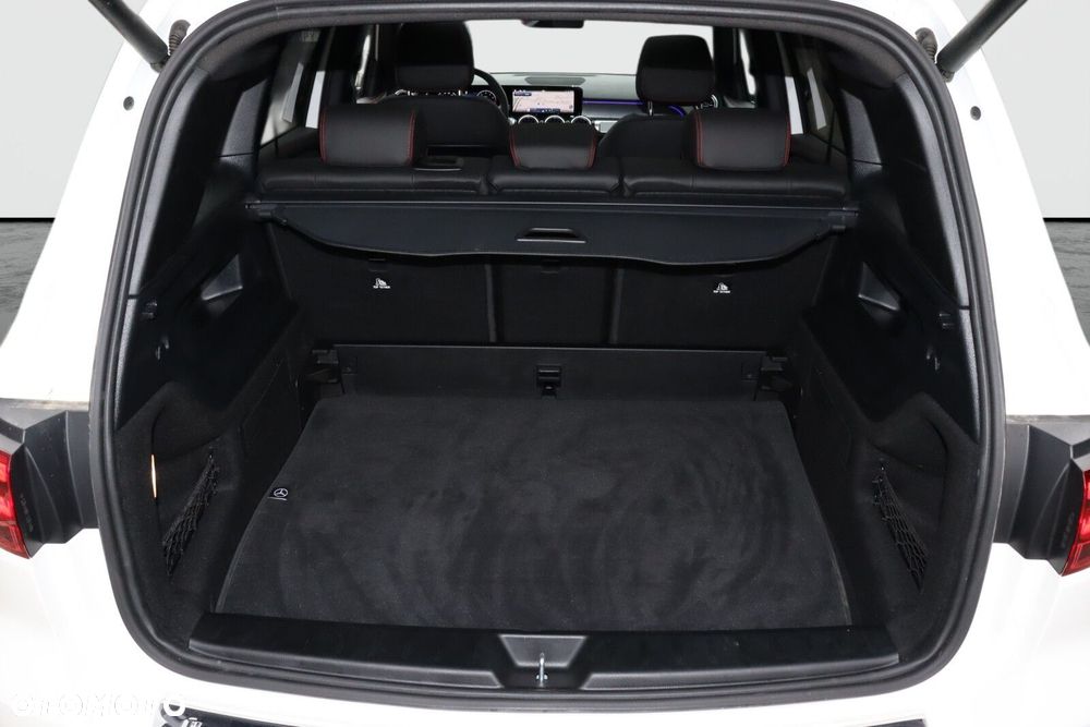Mercedes-Benz GLB 200 AMG Line 7G-DCT - 17