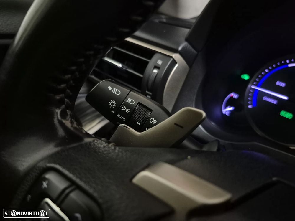 Lexus IS 300H Executive - 36