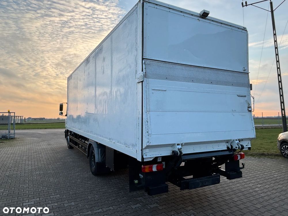 Mercedes-Benz ATEGO 1524  EURO 6 (1527, 1530) kontener z windą , kabina przeedłużana  z łóżkiem składanym - 12