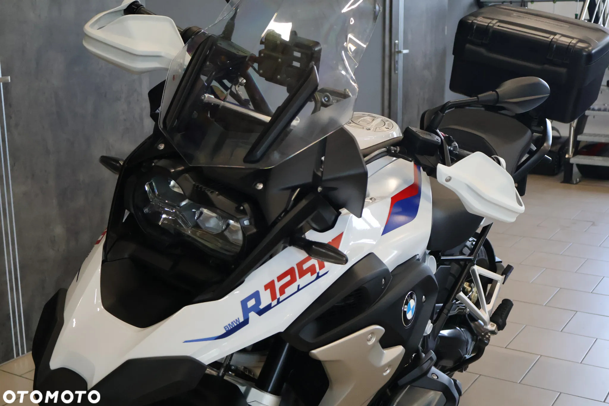 BMW R - 9