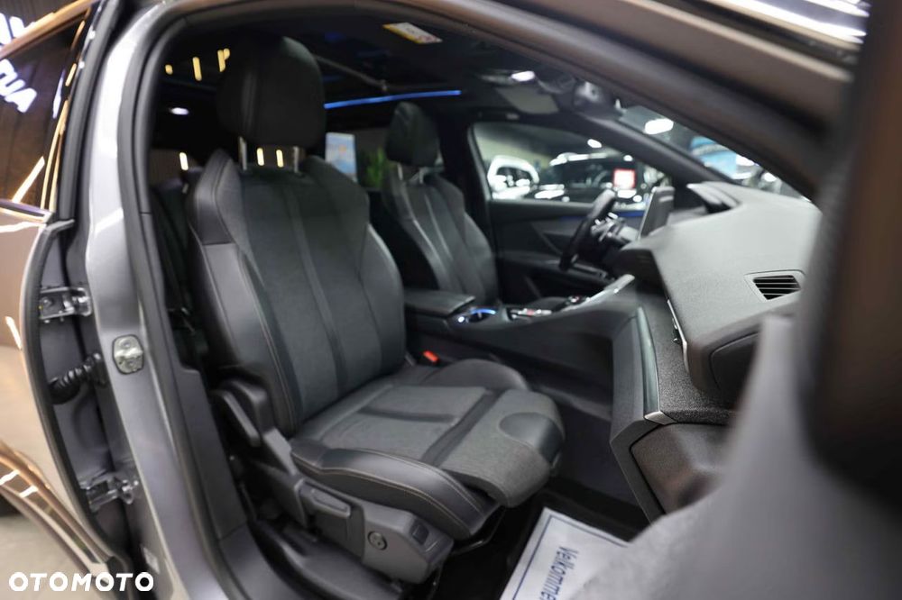 Peugeot 5008 PureTech 130 EAT8 Stop & Start GT - 25