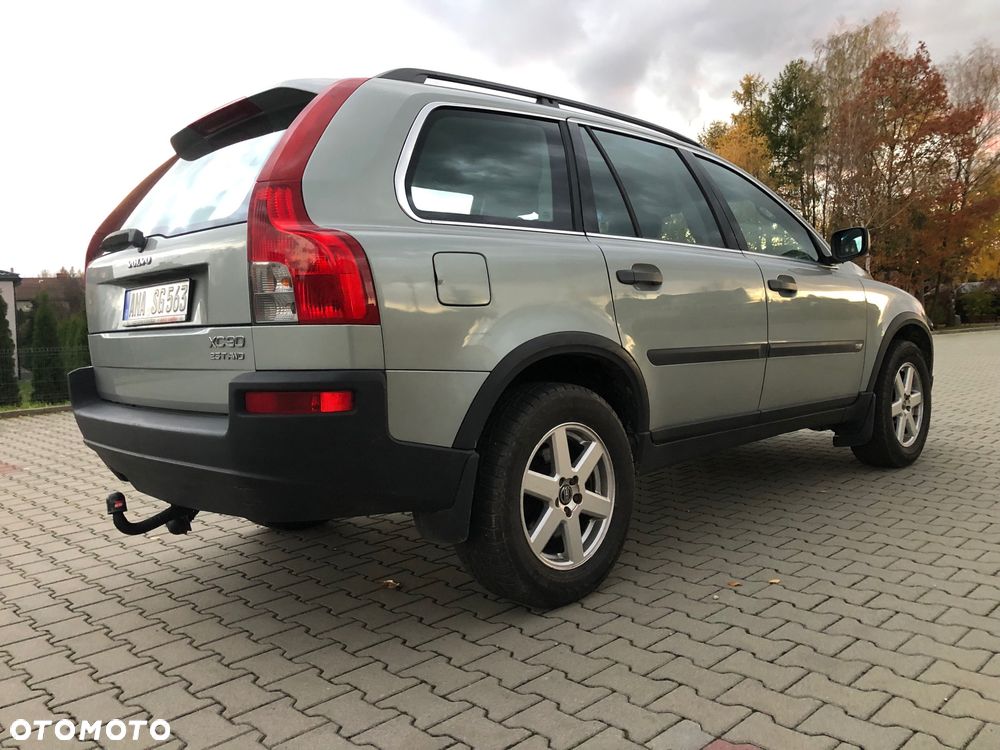 Volvo XC 90 2.5T AWD Momentum - 11