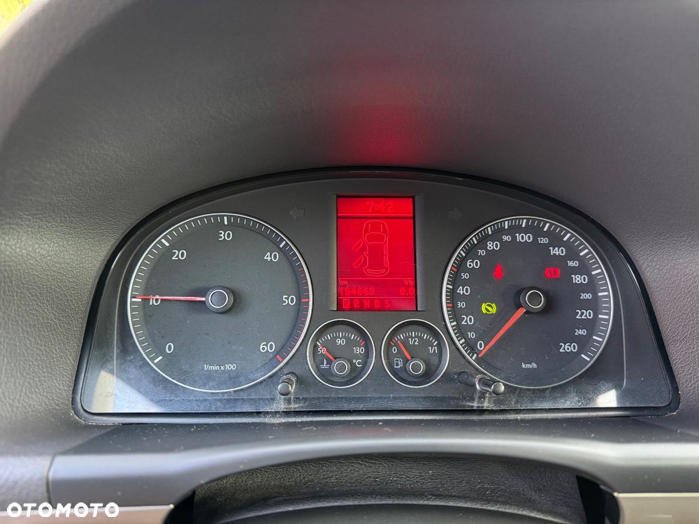 Volkswagen Touran 1.9 TDI DPF Trendline DSG - 5