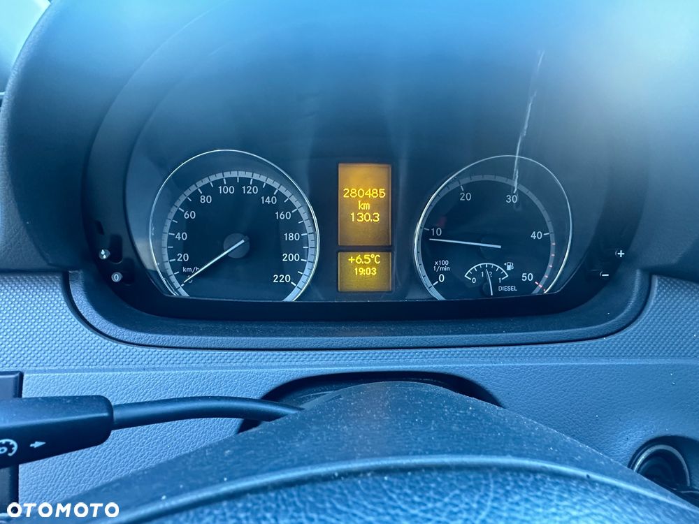 Mercedes-Benz VITO - 11