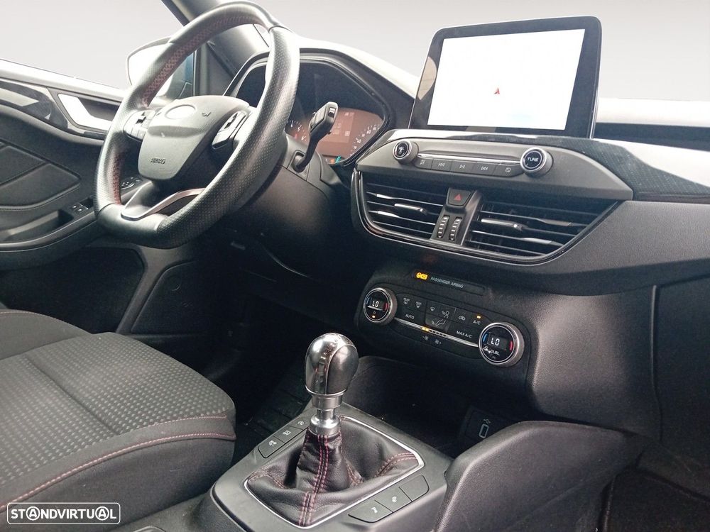 Ford Focus 1.0 EcoBoost ST-Line - 11