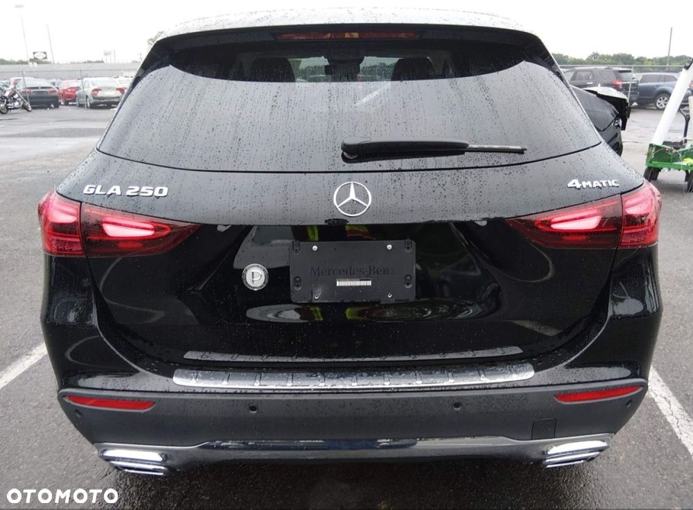 Mercedes-Benz GLA - 7