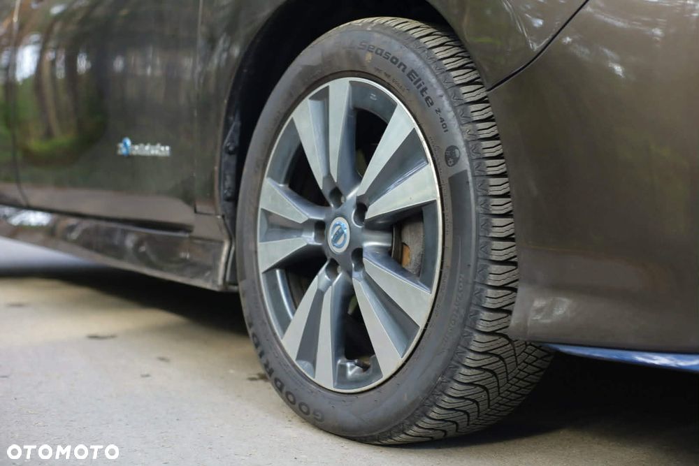 Nissan Leaf - 14