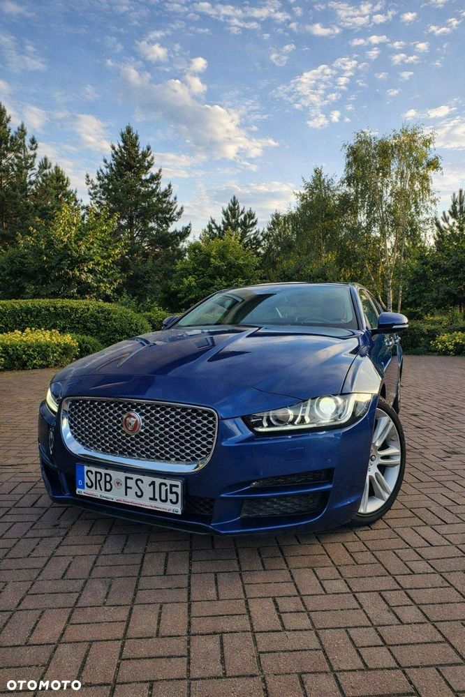 Jaguar XE 20d Prestige - 2