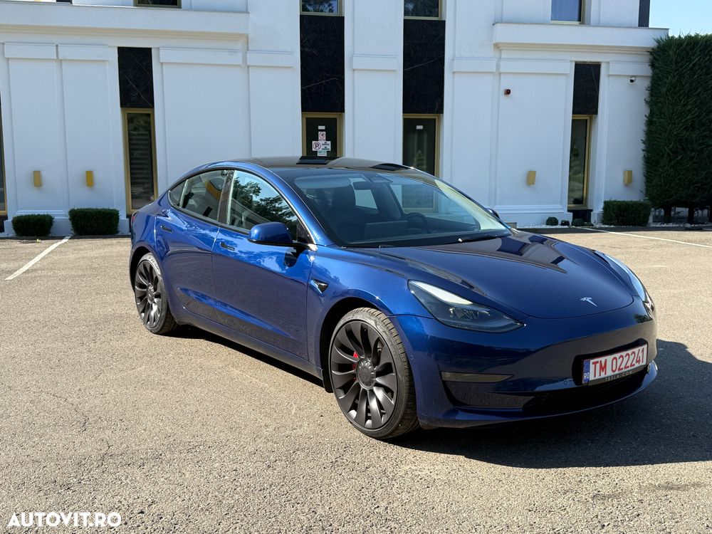 Tesla Model 3 - 10