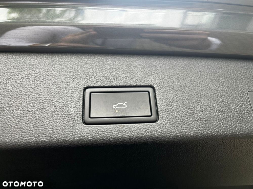 Volkswagen Golf - 9
