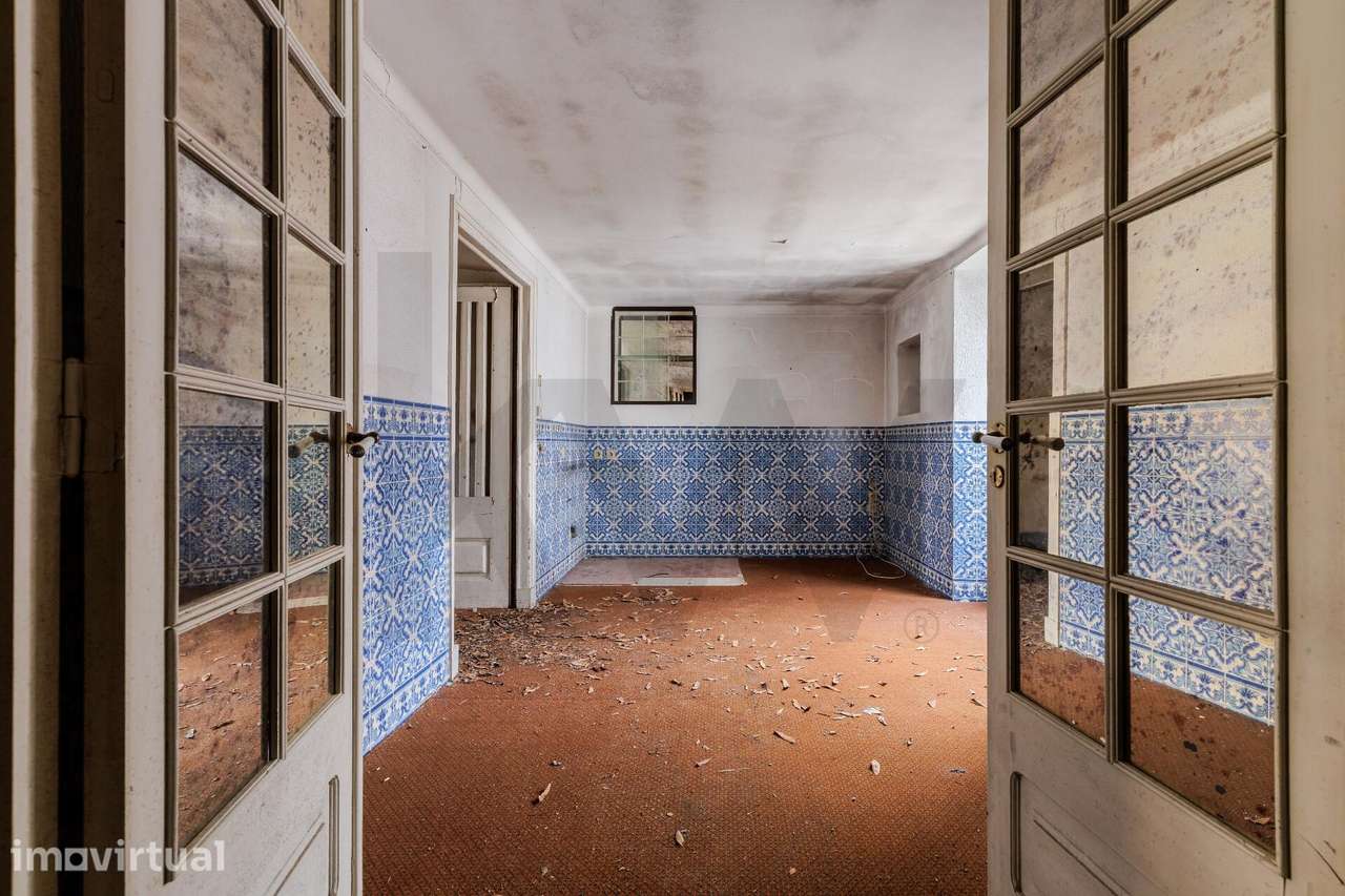 Oportunidade de Investimento em Santarém: Prédio Histórico com 919m2 - Grande imagem: 3/31