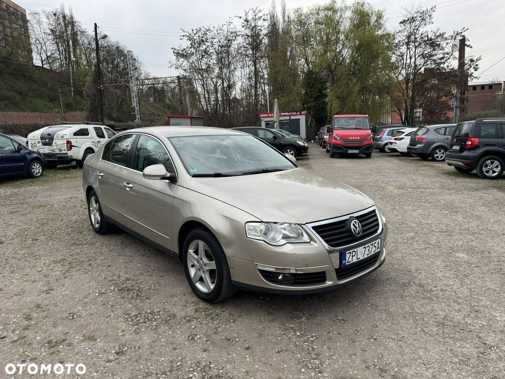 Volkswagen Passat 2.0 FSI Automatik Comfortline - 2
