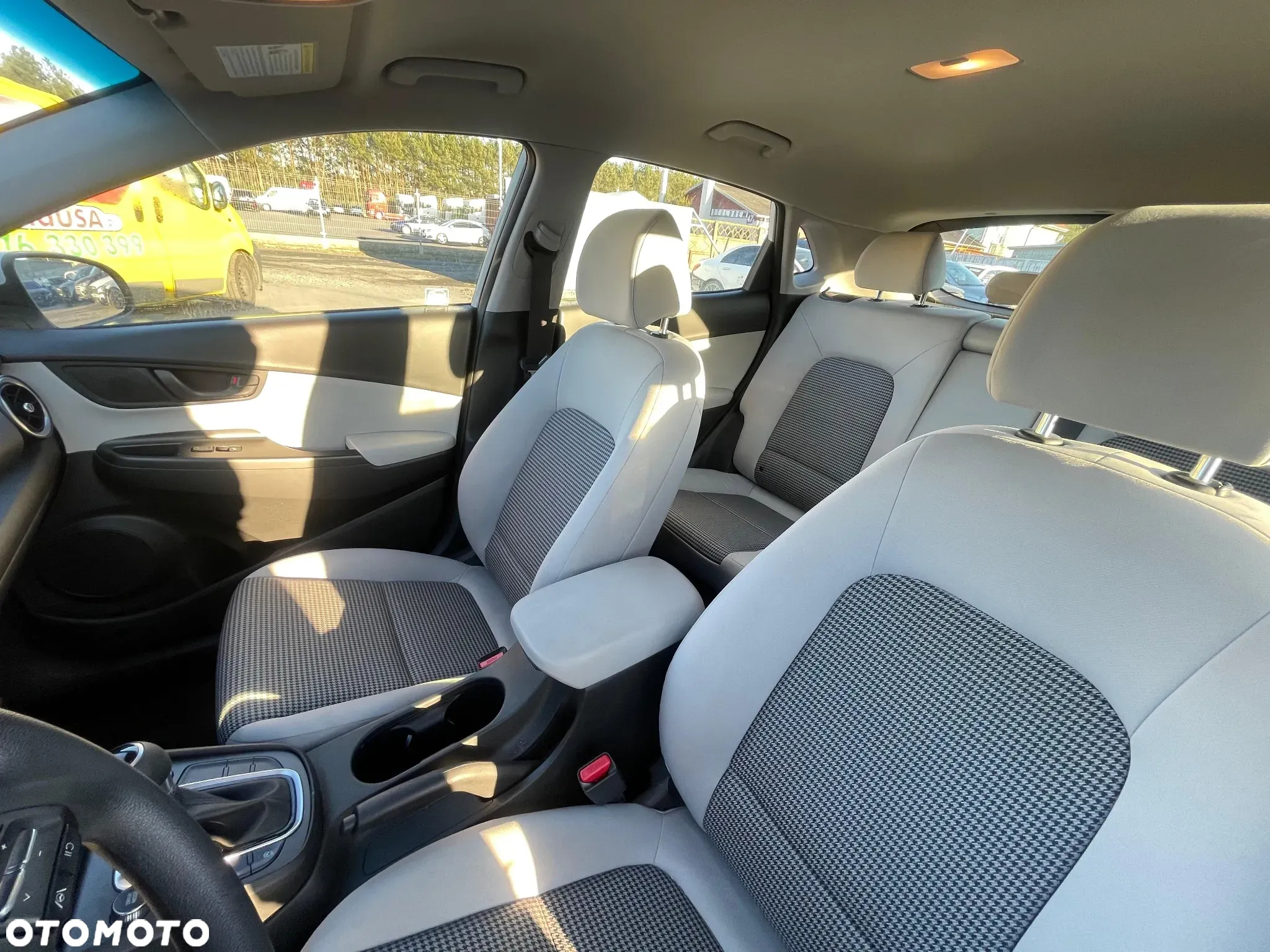 Hyundai Kona - 16