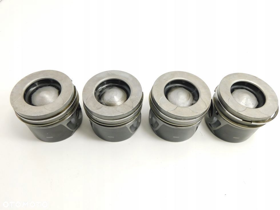 Tłok tłoki 2.0 HDI TDCI EURO 5 Ford Peugeot Citroen C5 III C4 II 508 5008 - 1