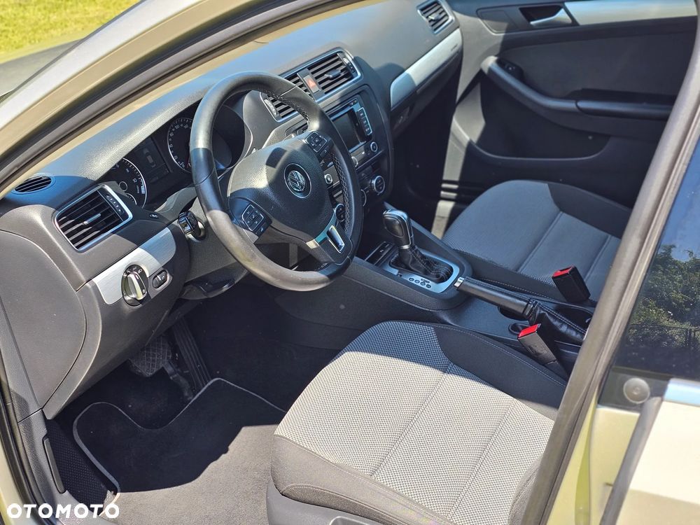Volkswagen Jetta 1.4 Hybrid DSG Highline - 8
