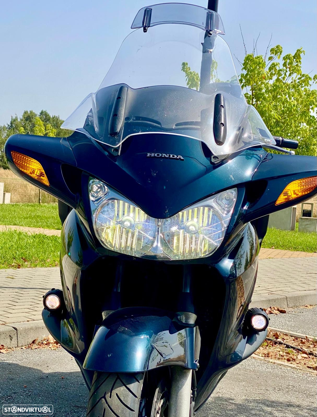 Honda Pan European ST1300A - 6