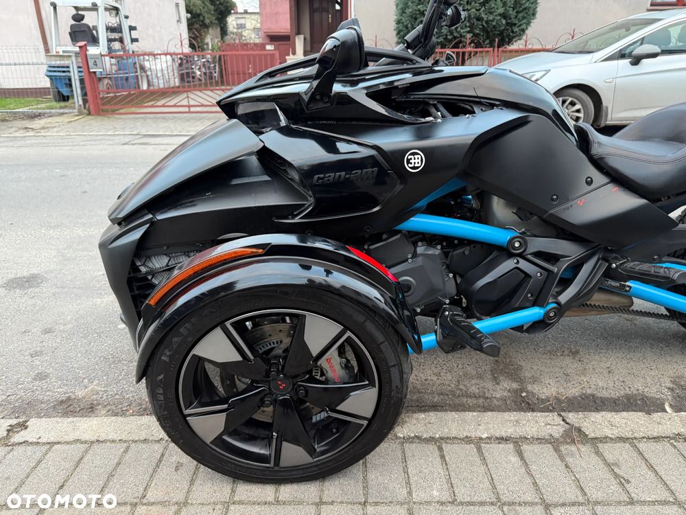 Can-Am Spyder - 28