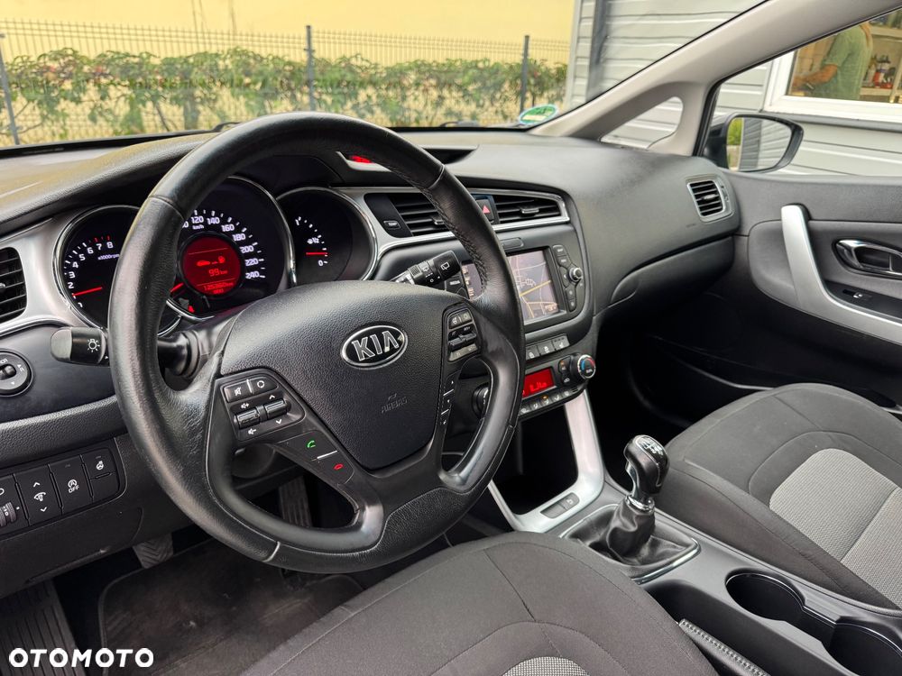 Kia Ceed 1.6 GDI Dream-Team Edition - 34