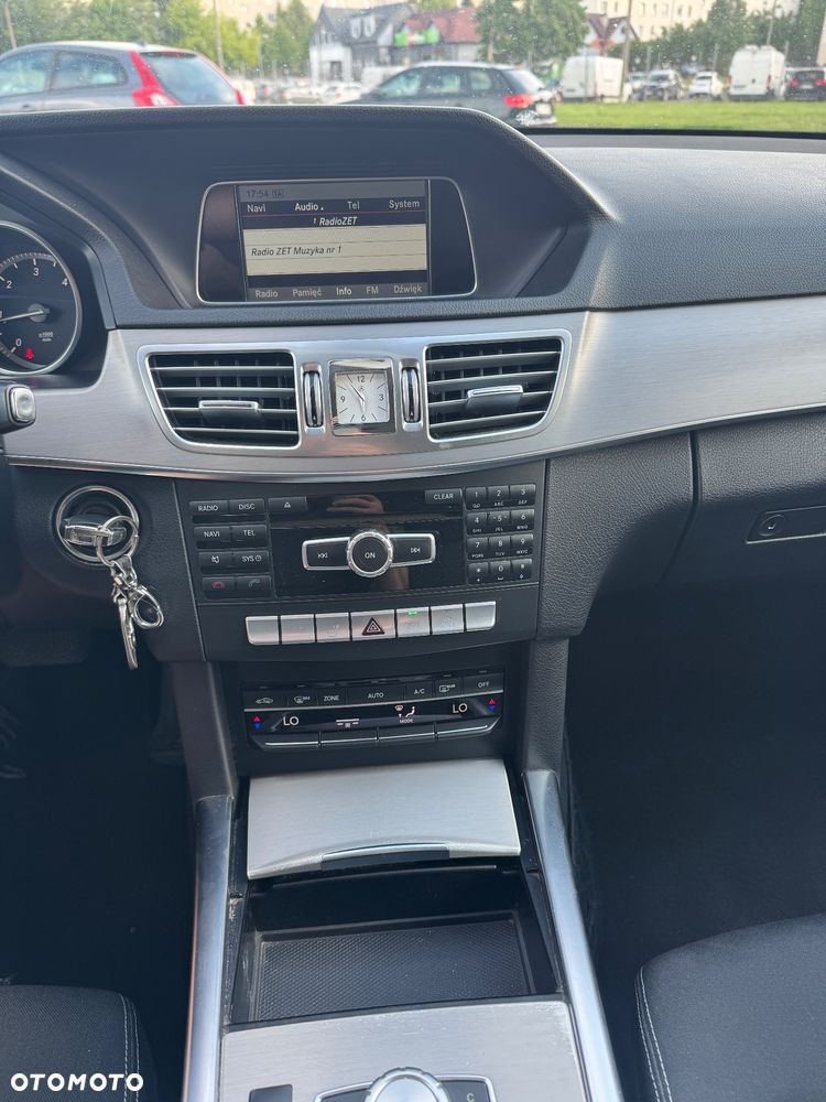 Mercedes-Benz Klasa E 200 BlueTEC 7G-TRONIC Elegance - 8