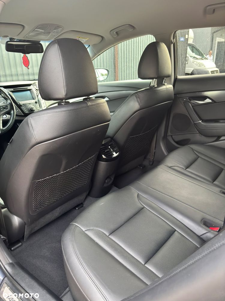 Hyundai i40 Kombi 1.7 CRDi DCT Premium - 23