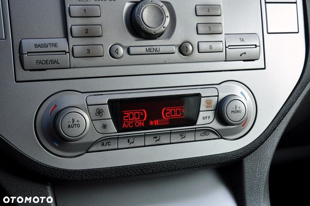 Ford Kuga - 32
