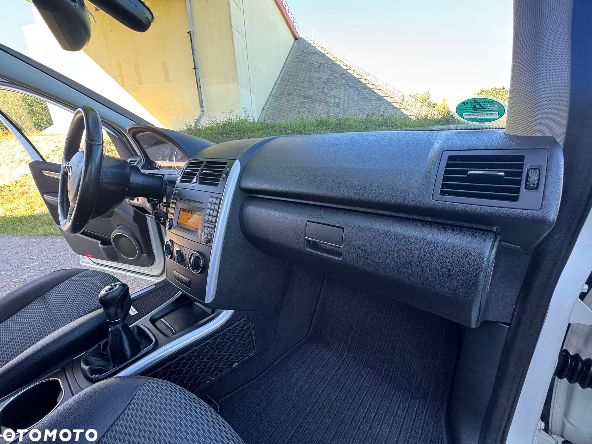Mercedes-Benz Klasa A 160 BlueEFFICIENCY Special Edition - 36