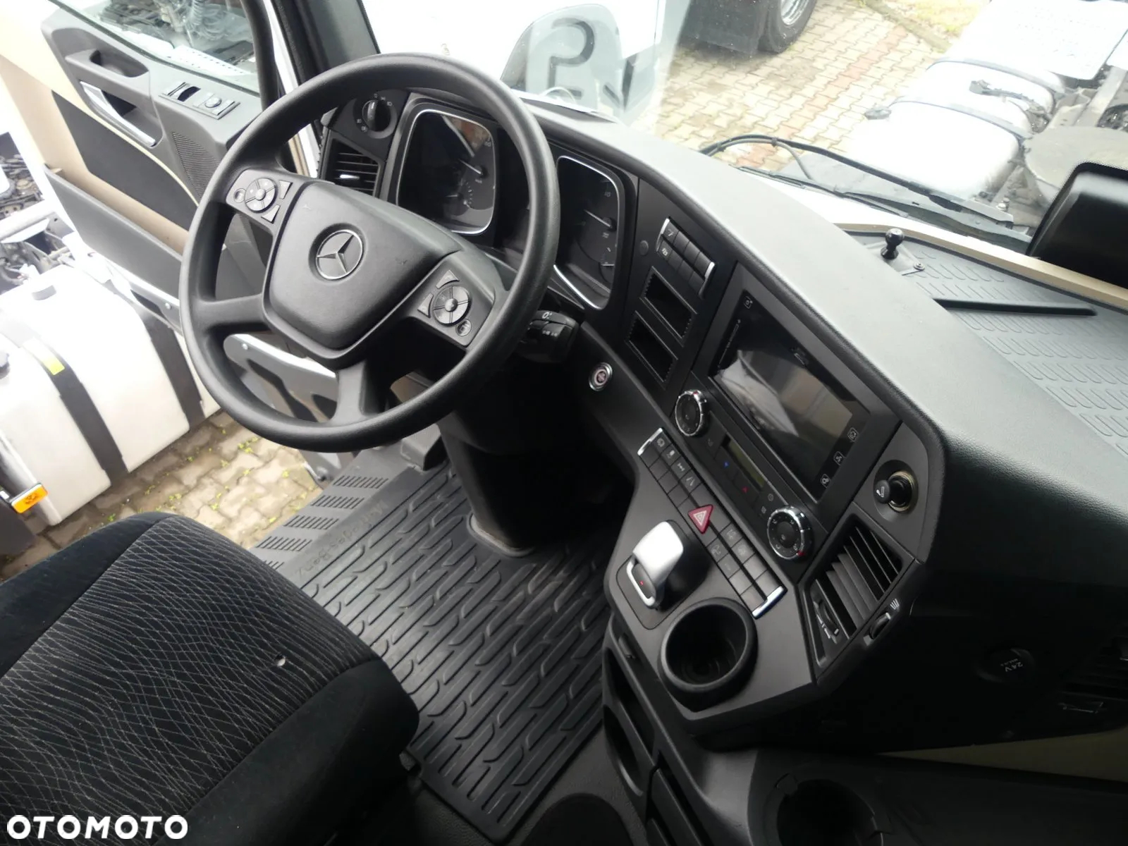 Mercedes-Benz ACTROS 1851 BLUETEC 6 4X2 - 4