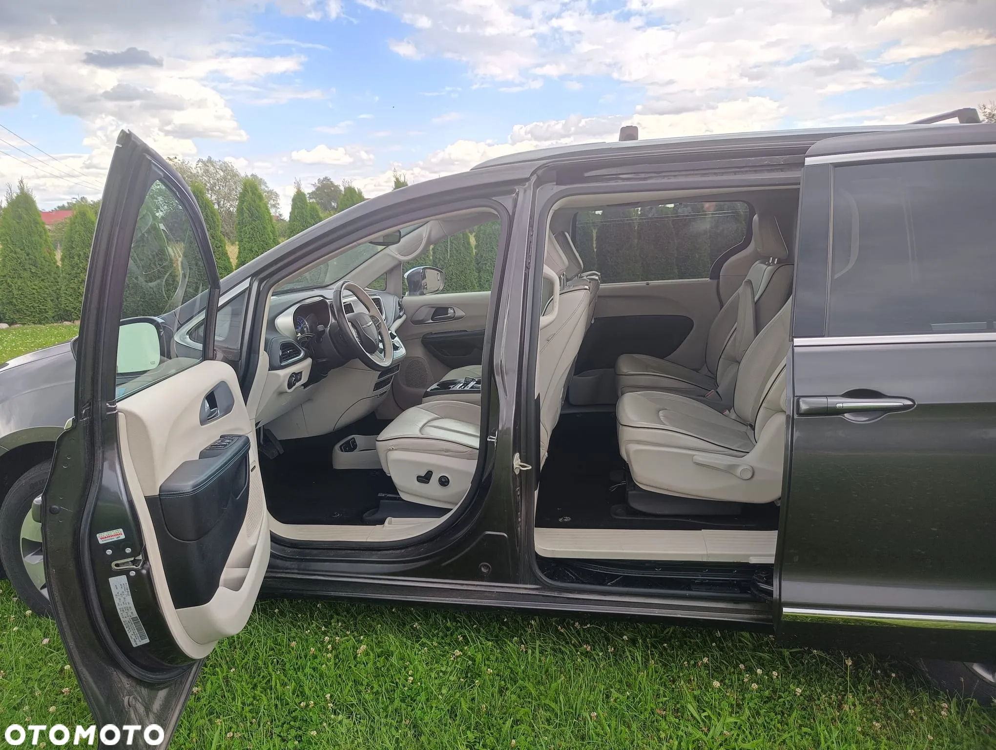 Chrysler Pacifica - 13