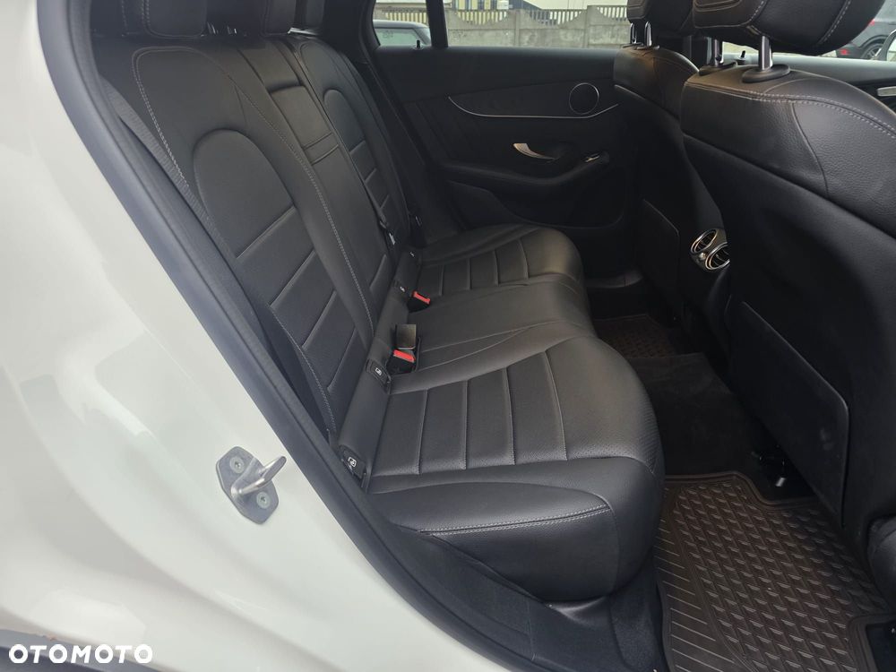 Mercedes-Benz GLC - 25