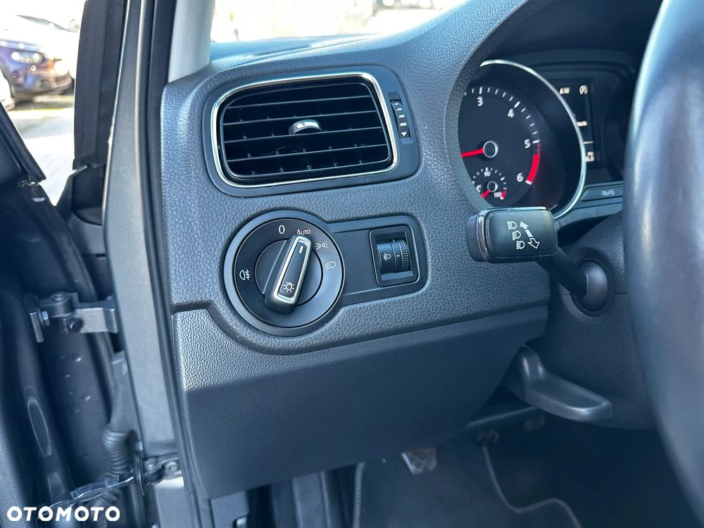 Volkswagen Polo - 16