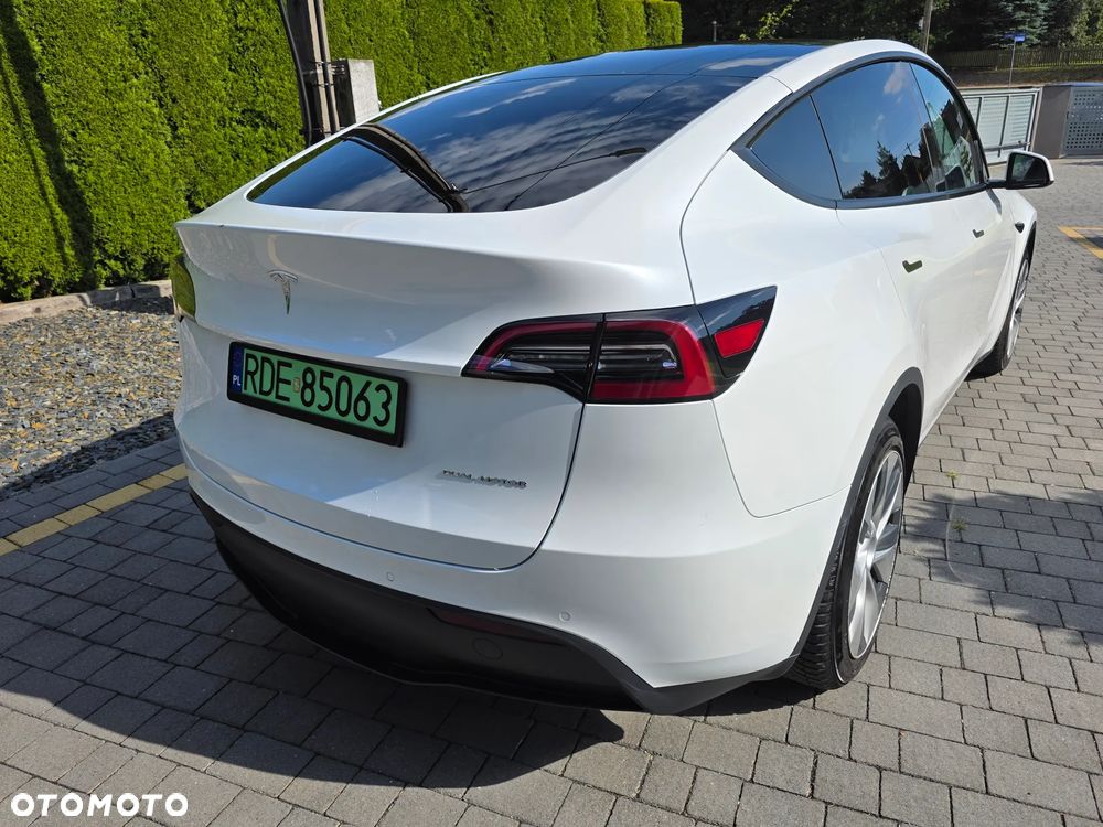 Tesla Model Y Long Range AWD - 12