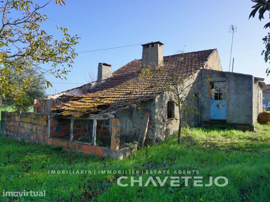 Casa de campo para renovação com excelente potencial perto de Tomar - Grande imagem: 3/29