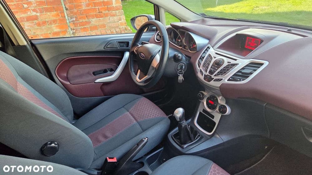 Ford Fiesta - 10