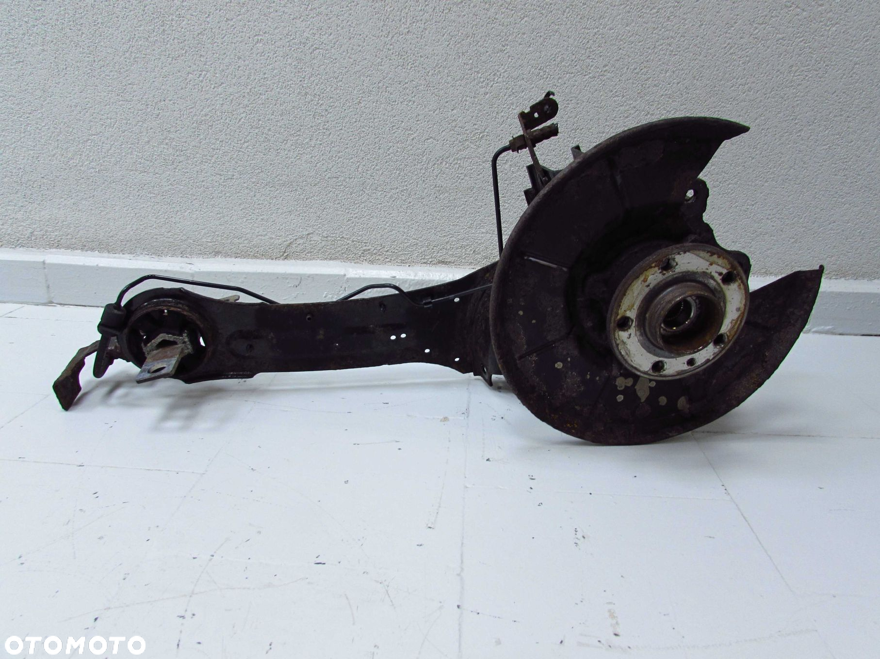 VOLVO XC60 2.4 D5 AWD 08-17 PIASTA ZWROTNICA WAHACZ TYL LEWA 7G915A968VA - 2