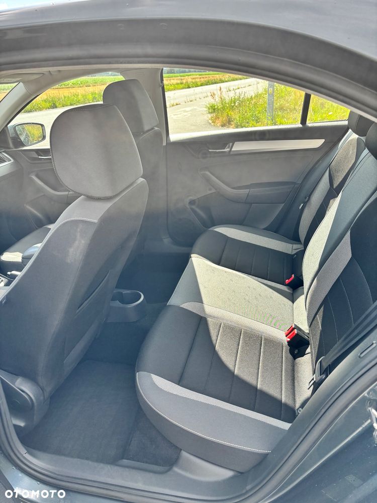 Skoda RAPID 1.0 TSI Style - 10
