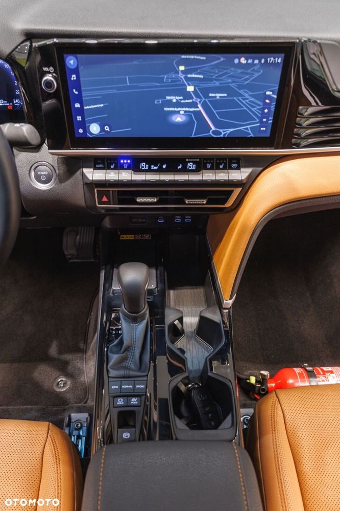 Toyota Camry - 27