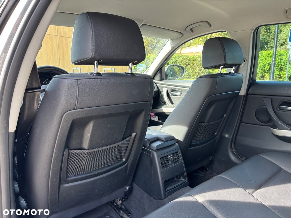 BMW Seria 3 320d xDrive DPF Touring Edition Fleet - 18