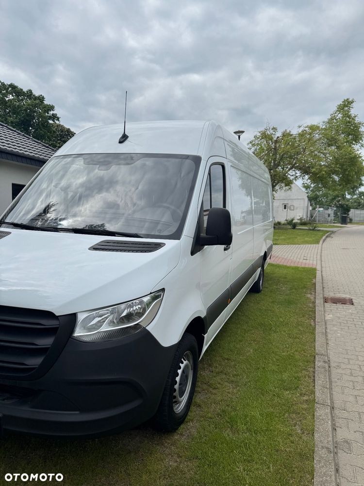 Mercedes-Benz Sprinter - 2
