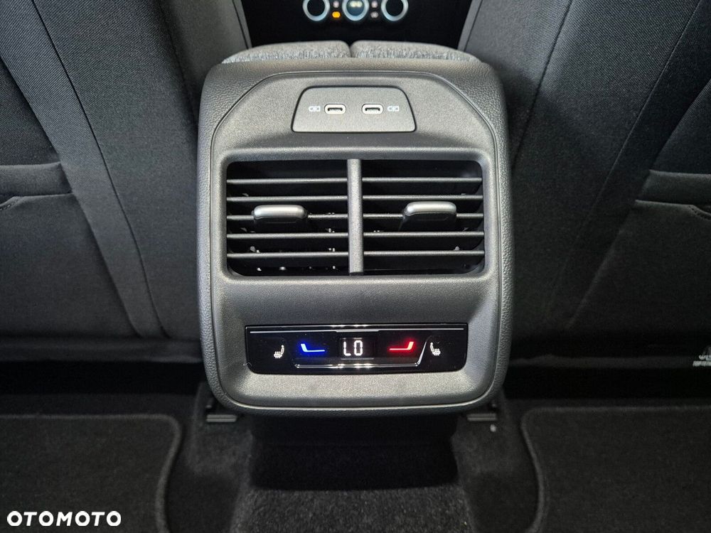 Skoda Superb 2.0 TSI Selection DSG - 30