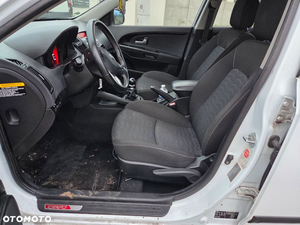 Kia Ceed 1.6 CRDi 128 97g Edition 7 - 6