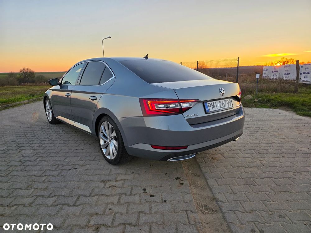 Skoda Superb 2.0 TDI Style DSG - 6