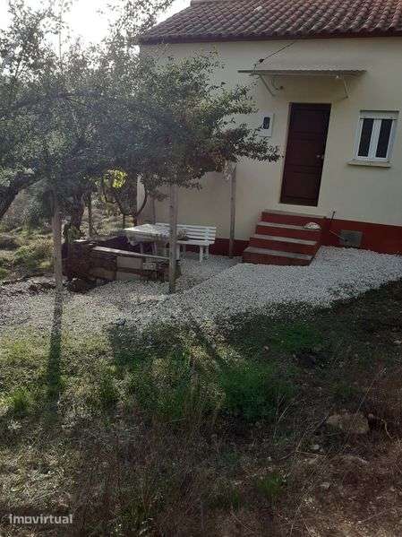 Fabulosa propriedade composta por casa, terrenos e nascente de agua