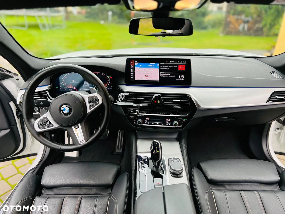 BMW Seria 5 530d xDrive Touring M Sport Edition - 25