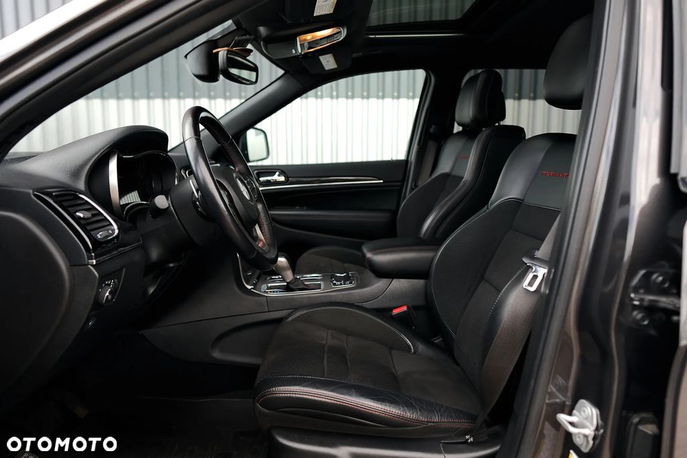 Jeep Grand Cherokee - 28