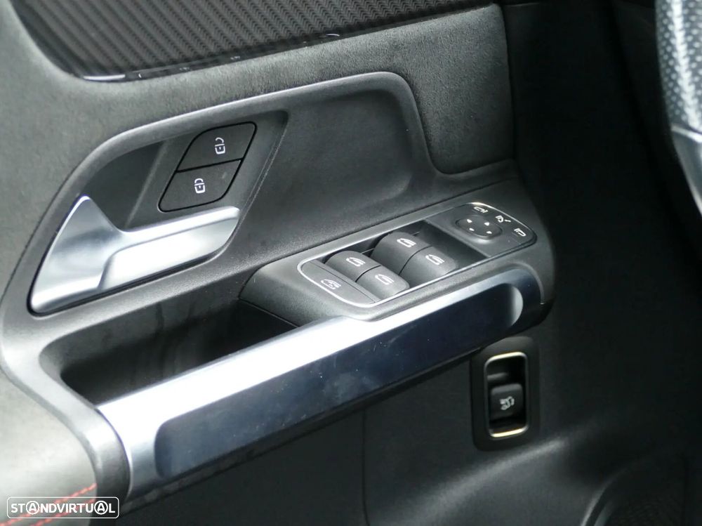 Mercedes-Benz GLB 180 d AMG Line - 36