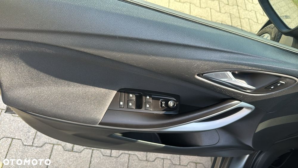 Opel Astra 1.4 Turbo 120 Jahre - 9